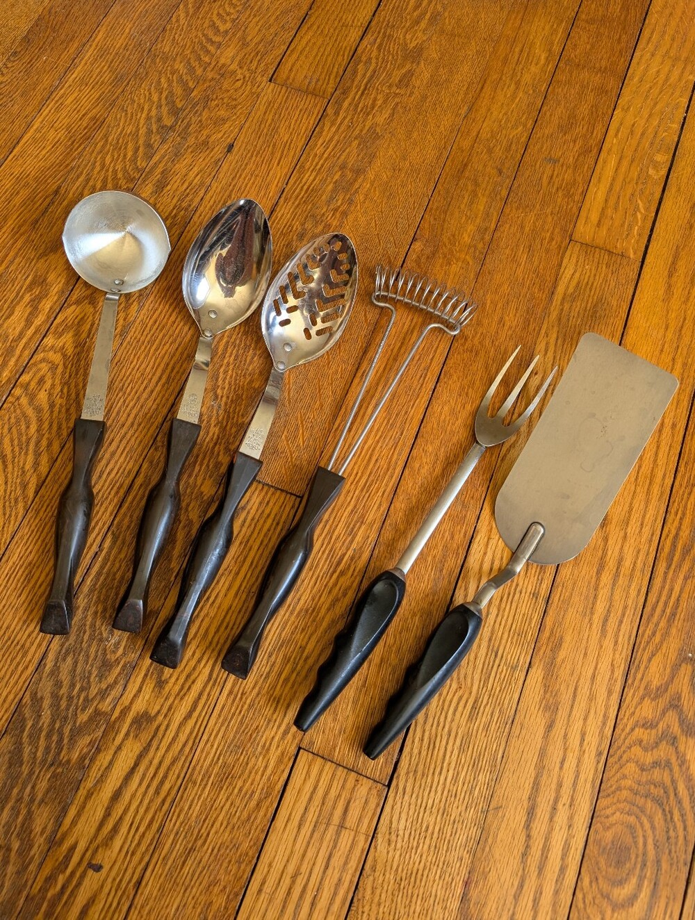 Vintage Cutco Kitchen Serving Utensils – Set of 4 PLUS 2 GENERIC Vintage Pieces